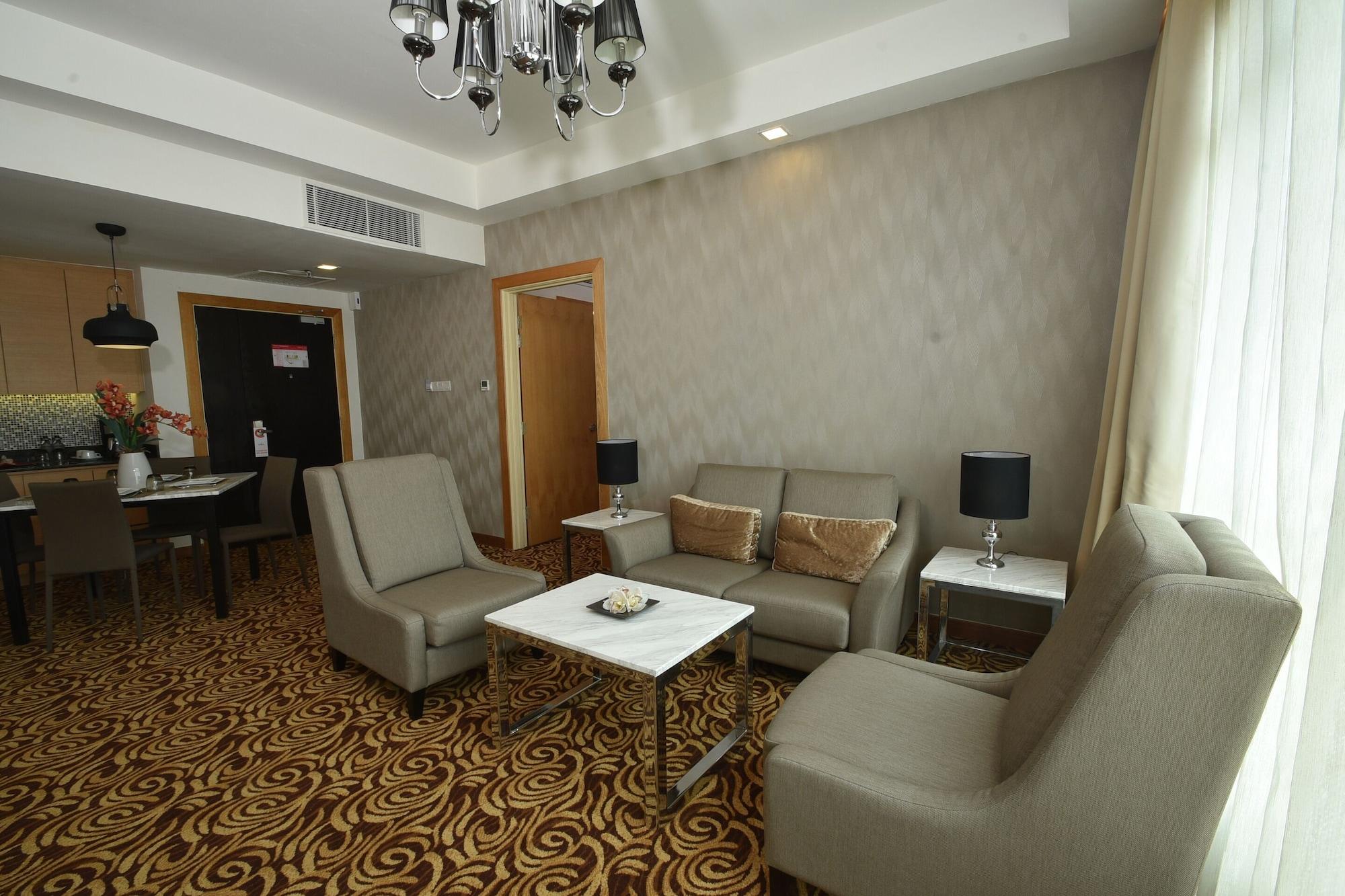 Tenera Hotel Bangi Εξωτερικό φωτογραφία A living room in a suite at the hotel