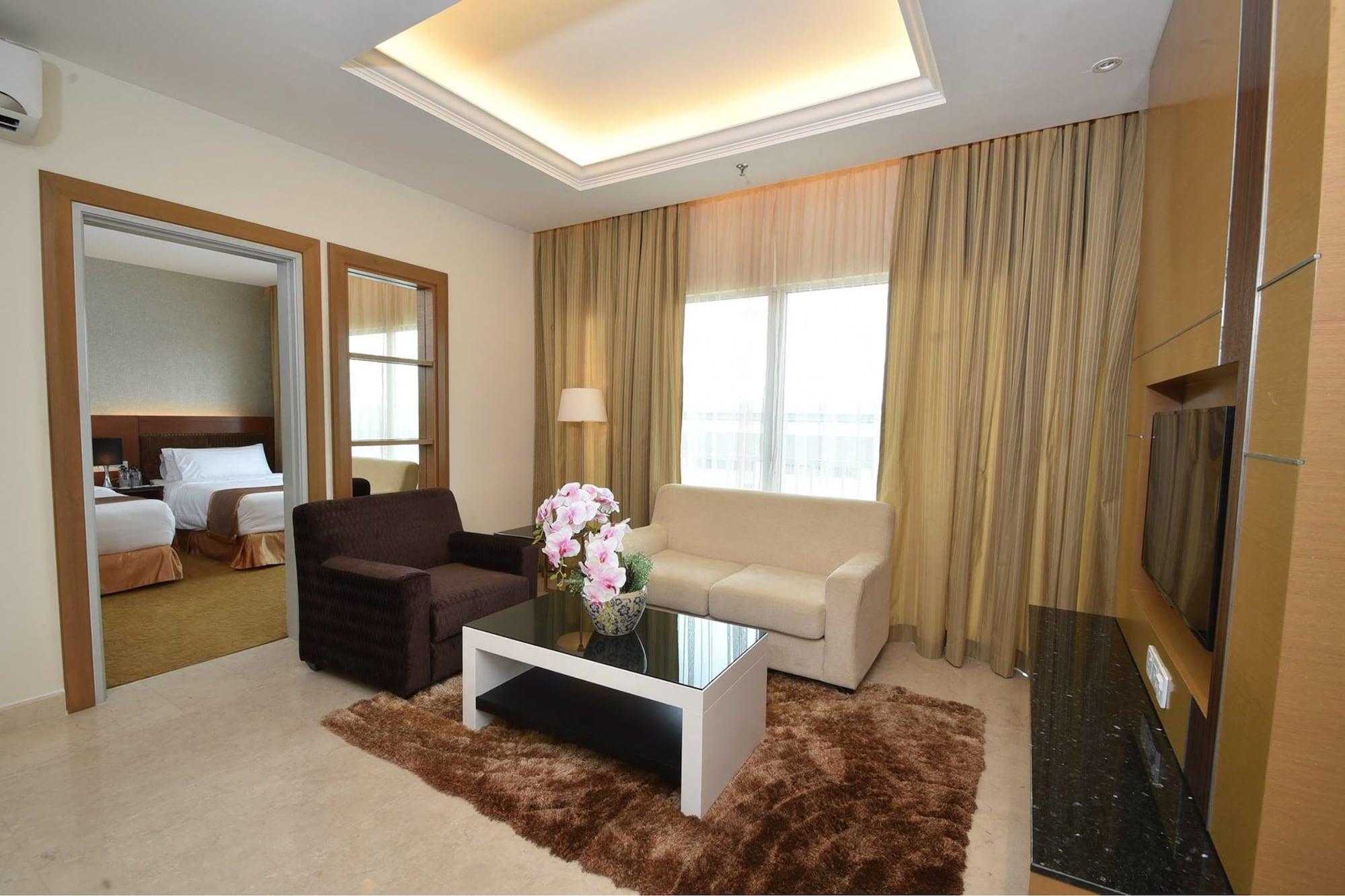Tenera Hotel Bangi Εξωτερικό φωτογραφία Suite