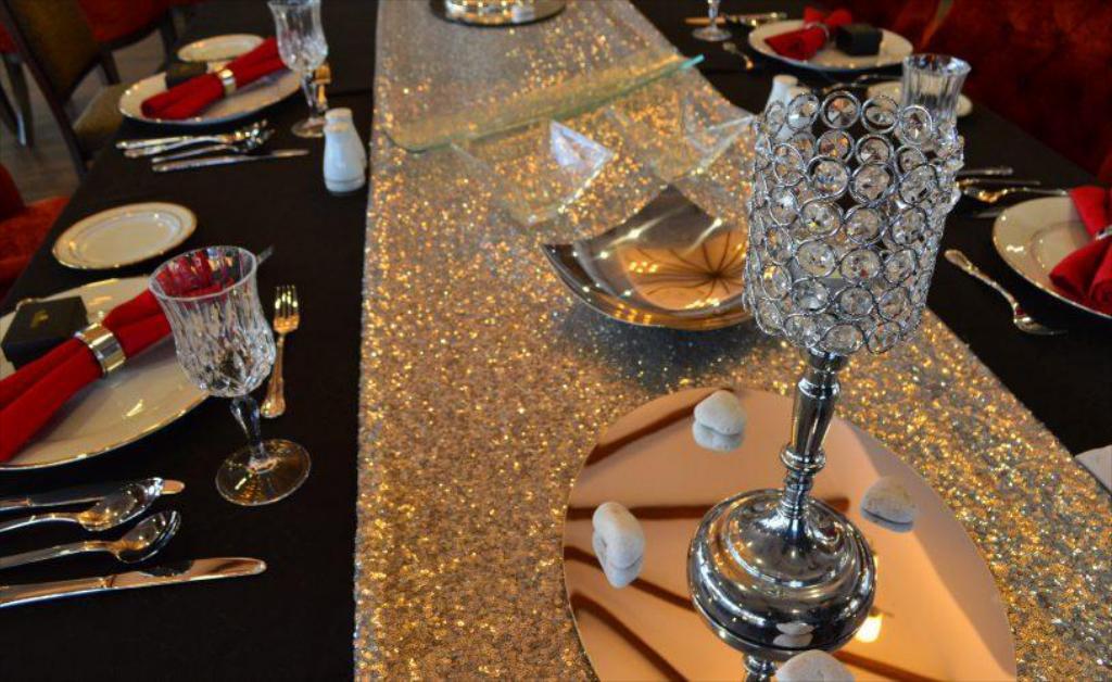 Tenera Hotel Bangi Εξωτερικό φωτογραφία A table runner