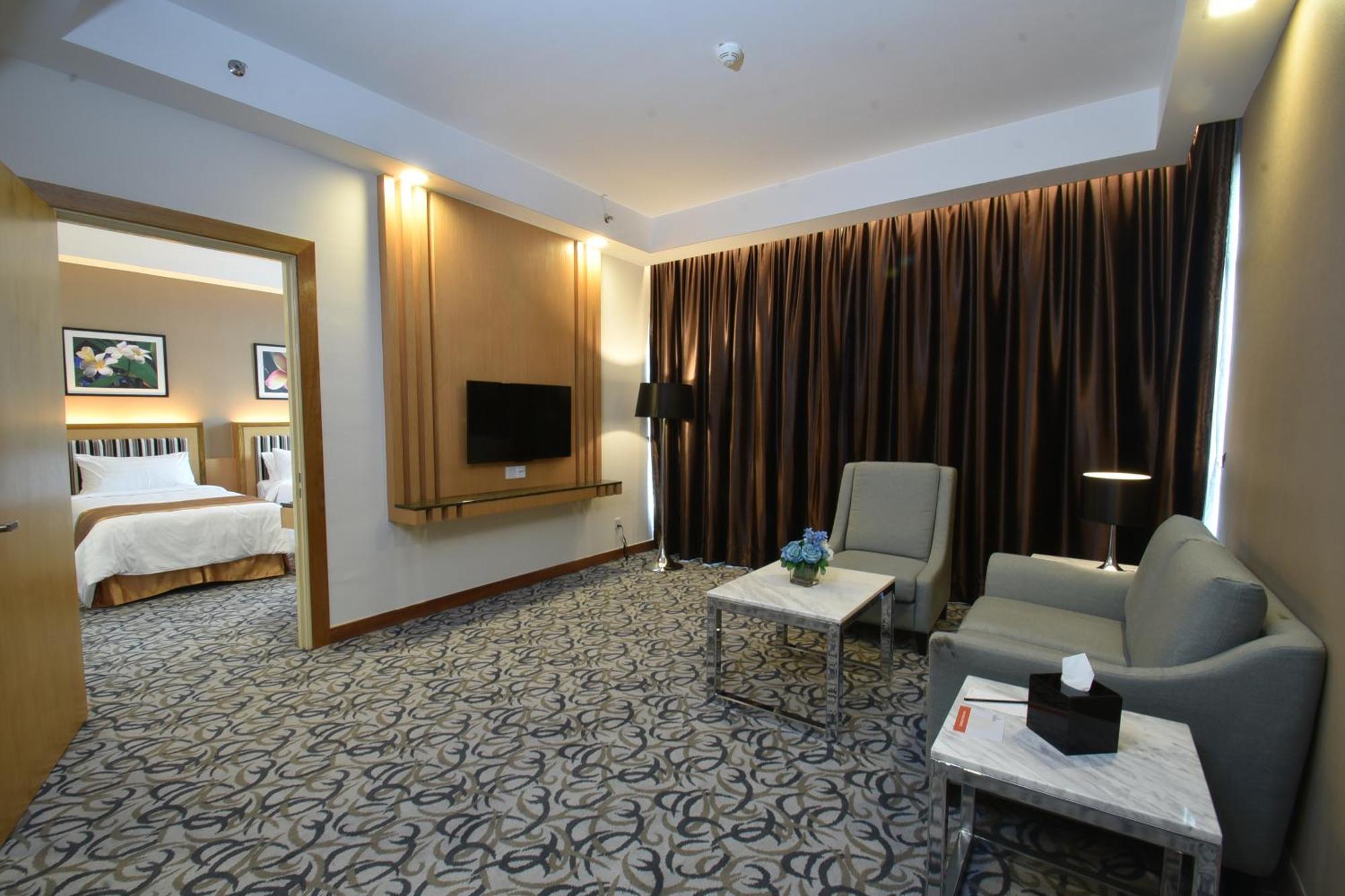 Tenera Hotel Bangi Εξωτερικό φωτογραφία Suite room