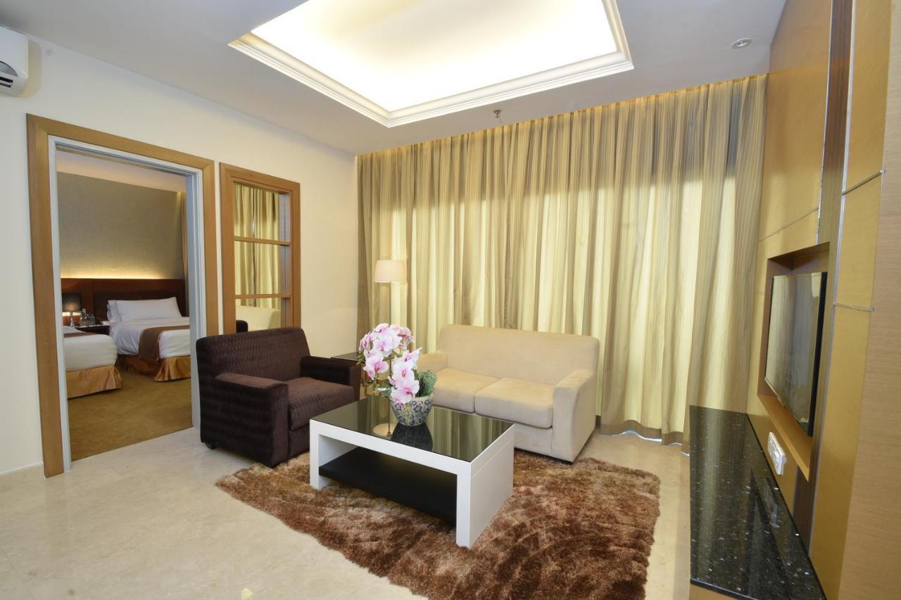 Tenera Hotel Bangi Εξωτερικό φωτογραφία Suite