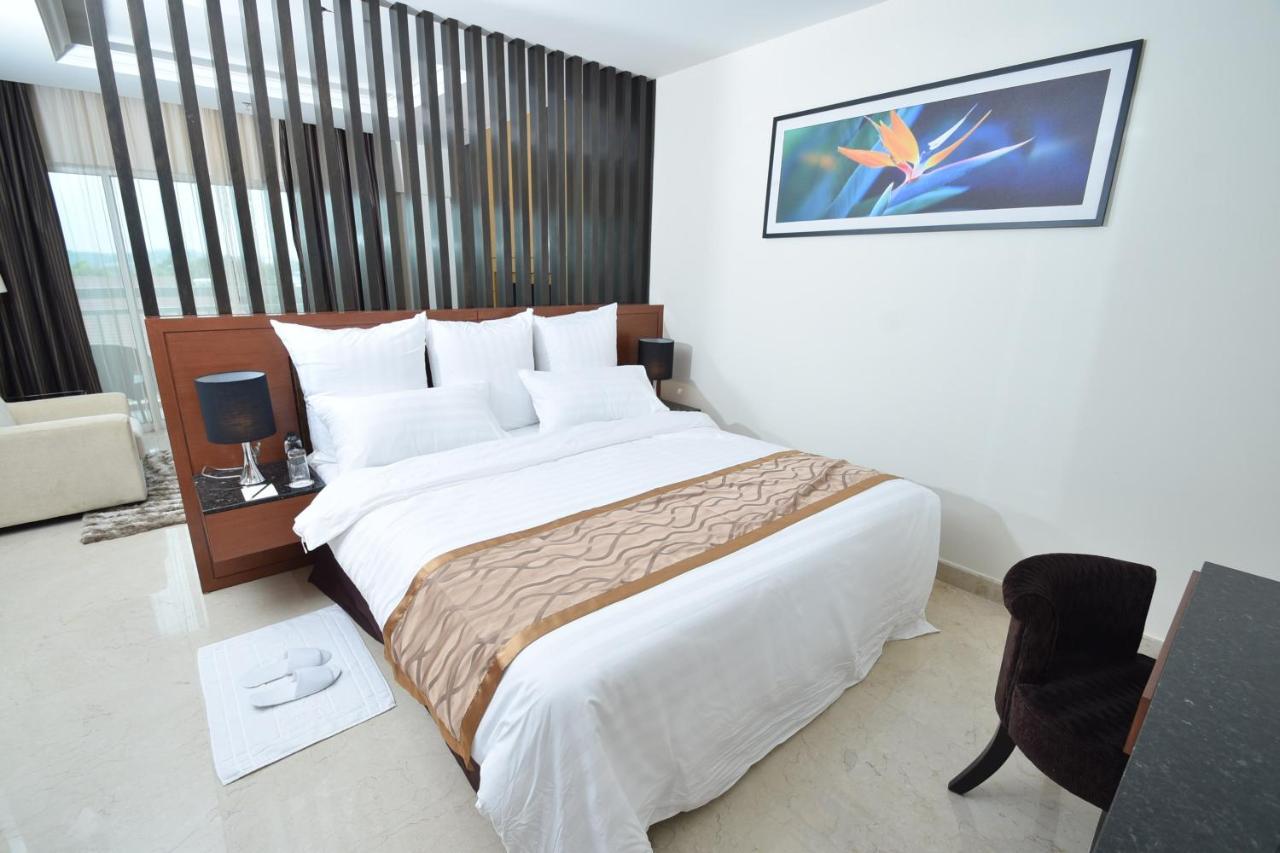 Tenera Hotel Bangi Εξωτερικό φωτογραφία A bedroom at the hotel